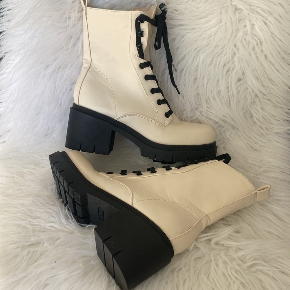 Nine West Juna 3 Women's Combat Boots Size 8M Color Ivory